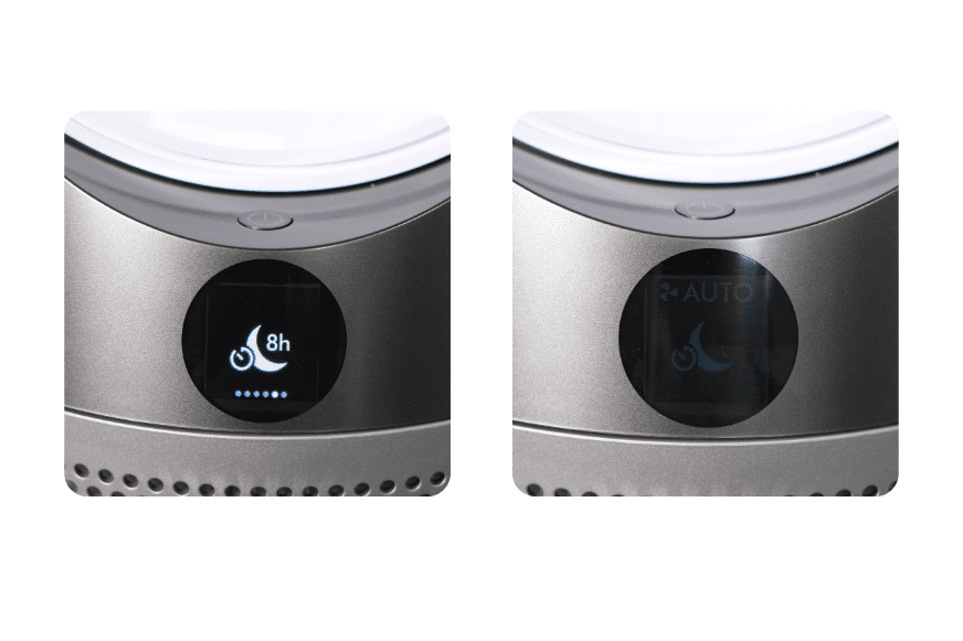 Der Sleep-Timer des Dyson Pure Cool TP04 Luftreinigers ist auf 8 Stunden gestellt. Im rechten Bild ist das Display des Luftreinigers gedimmt